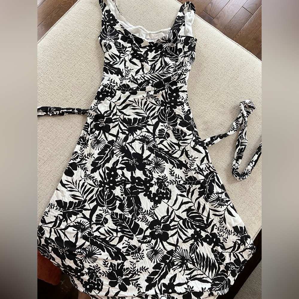 - Loft  floral dress size Large petite
